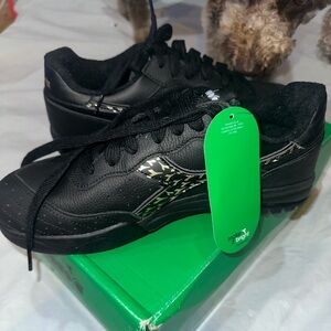 MENS DIADORA SNEAKERS!! BRAND NEW!!